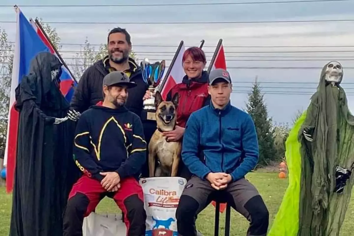 Říjen 2024 Mistryně republiky AK-107 de Alphaville Bohemia